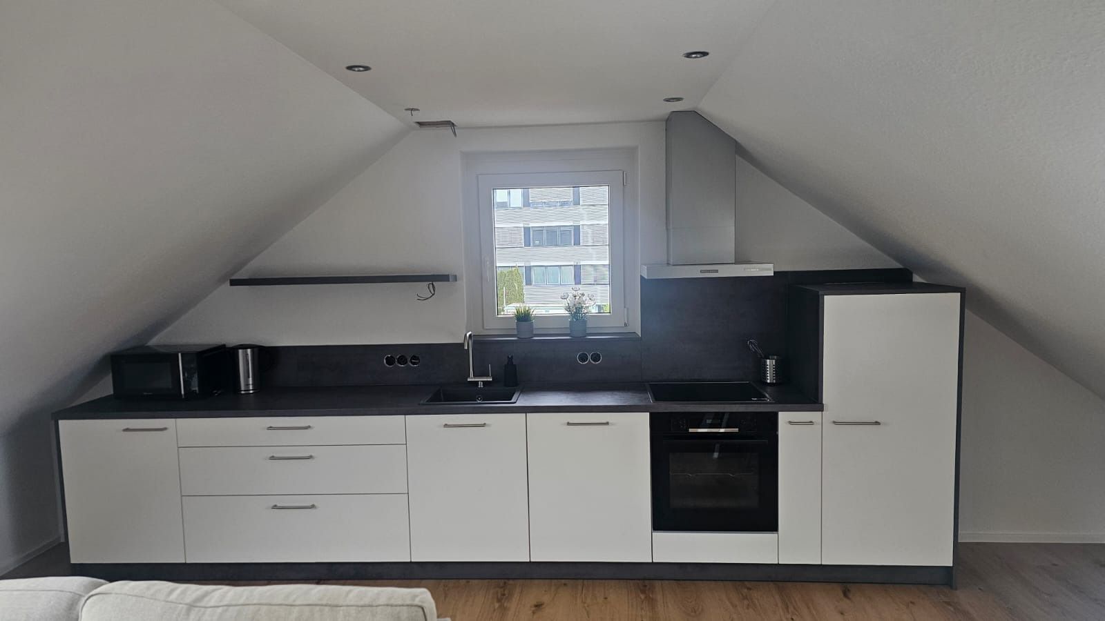 Löffelfertige Küche der möblierten Wohnung in Stuttgart-Möhringen