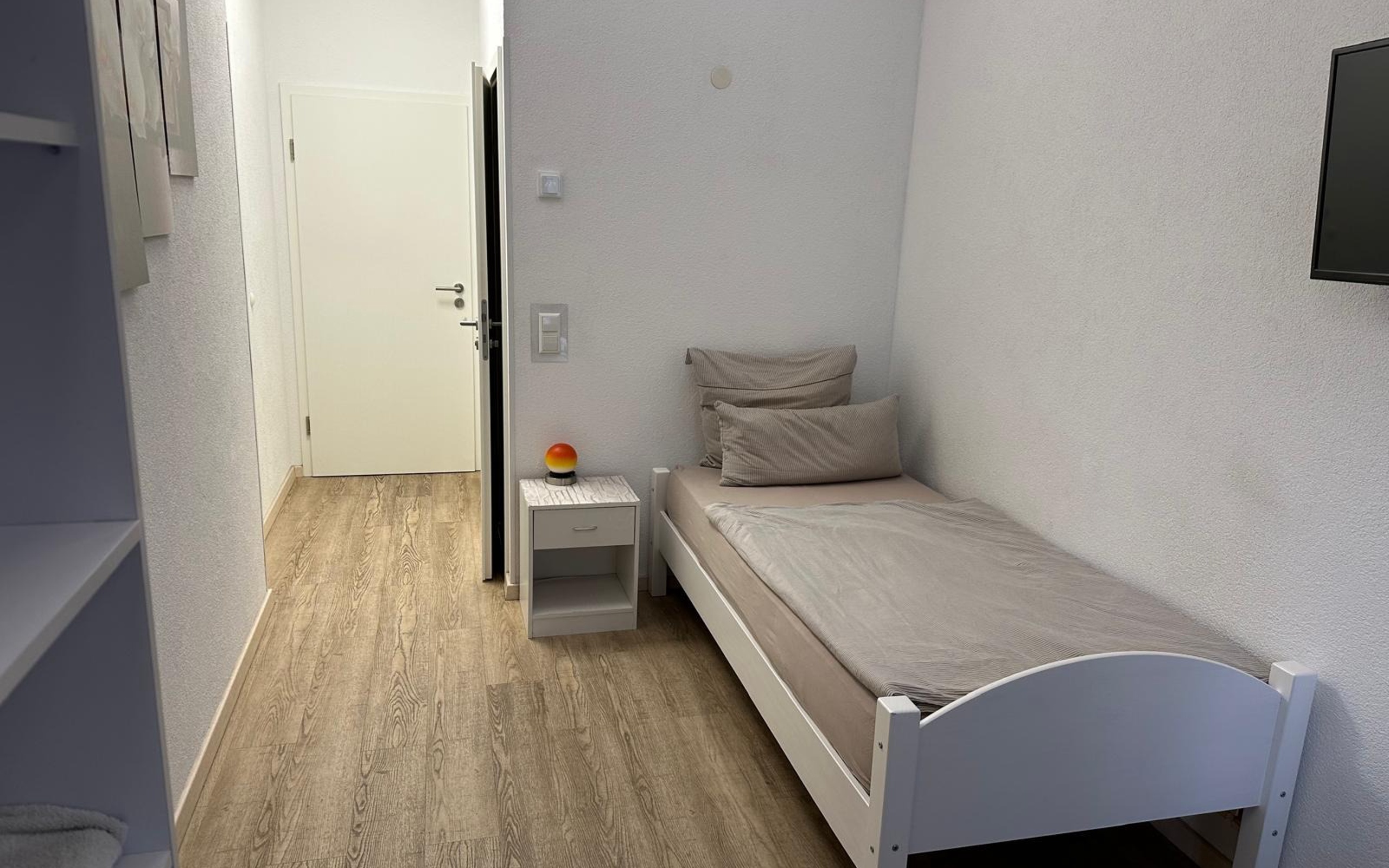 Möbliertes Zimmer mit eigener Dusche WC Untereisesheim Heilbronn