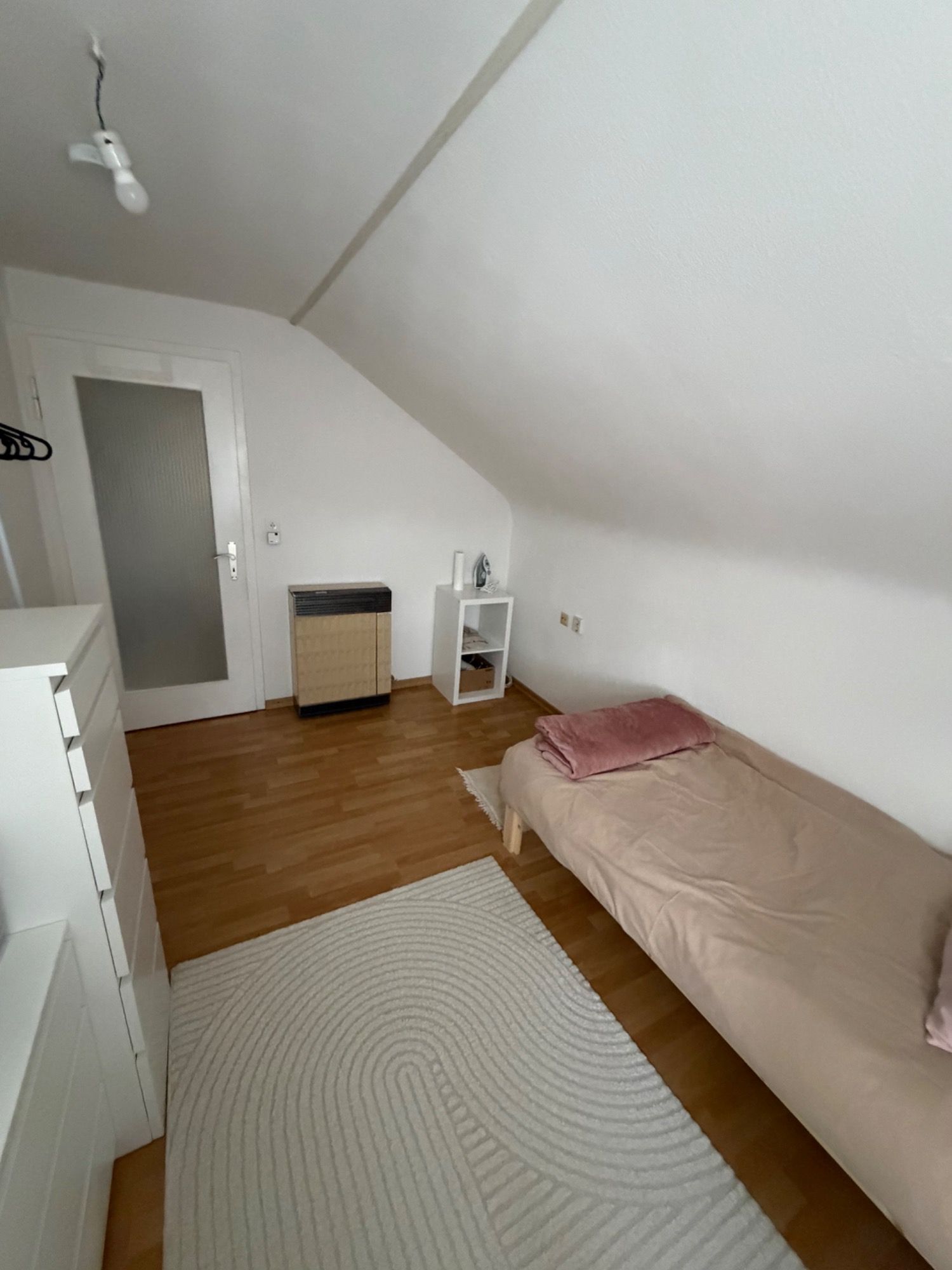 Schlaf- und Wohnbereich der 2-Zimmerwohnung