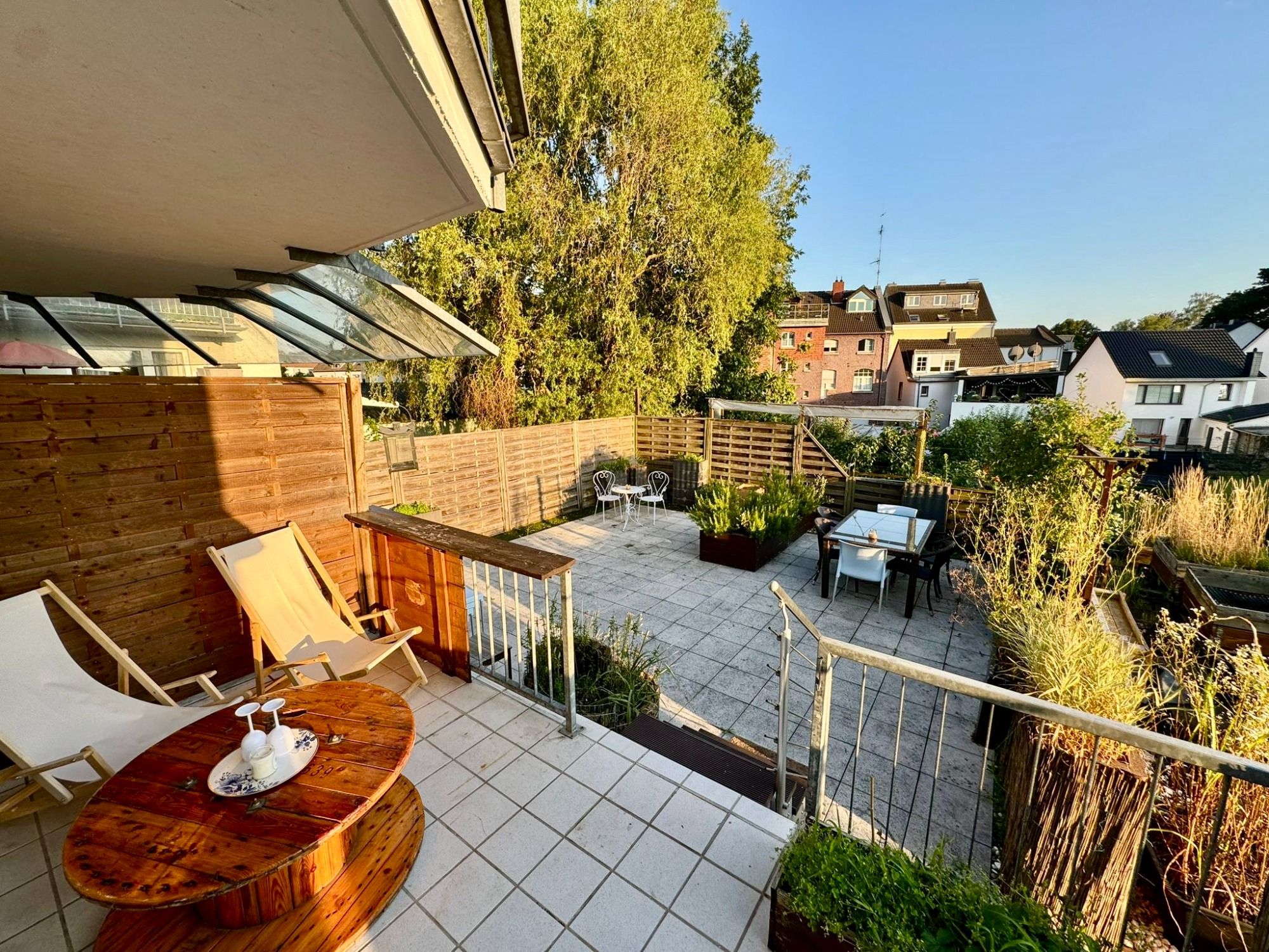 Terrasse der urbanbnb Unterkunft in Leverkusen