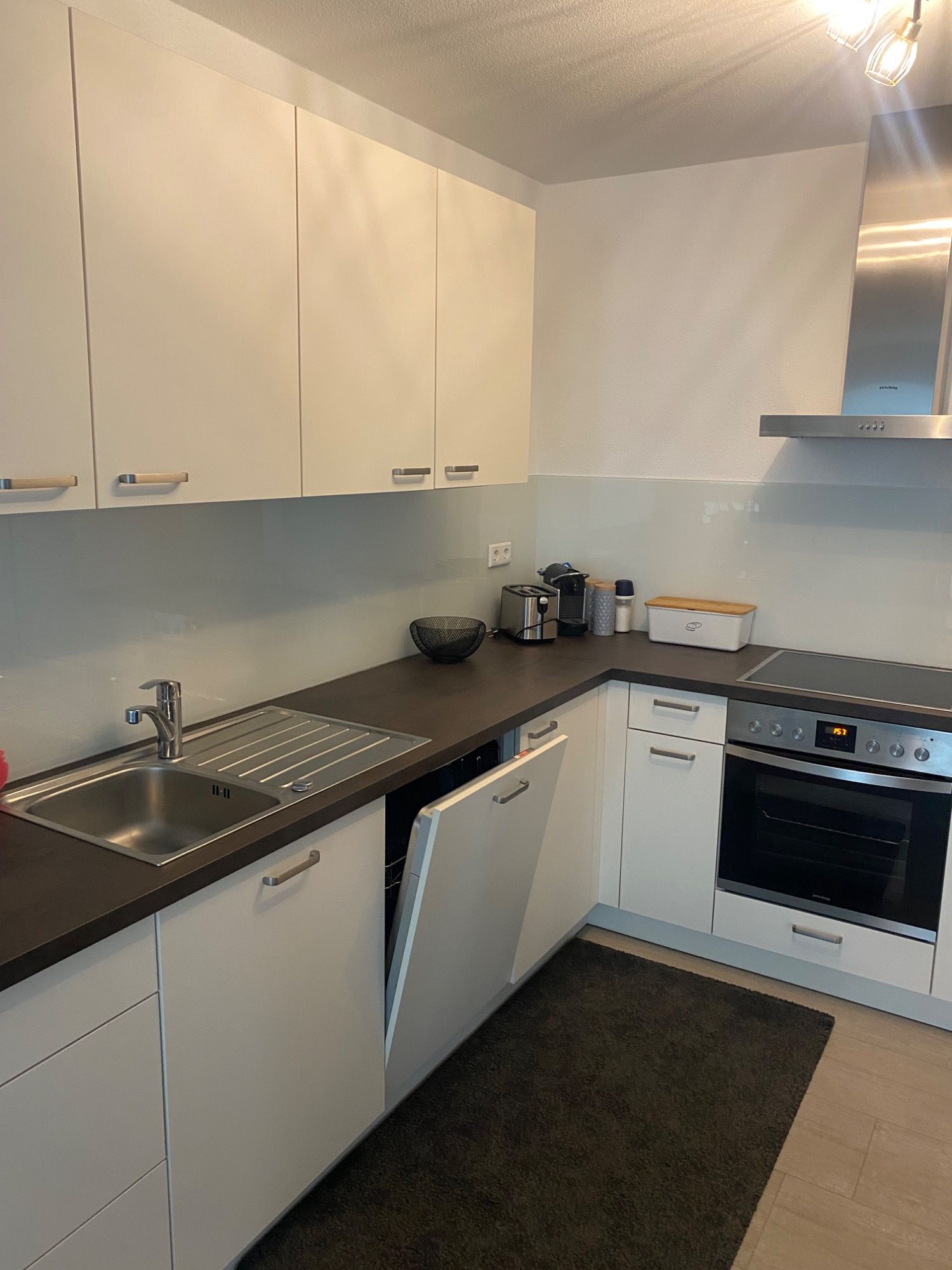 Offene Küche der Wohnung