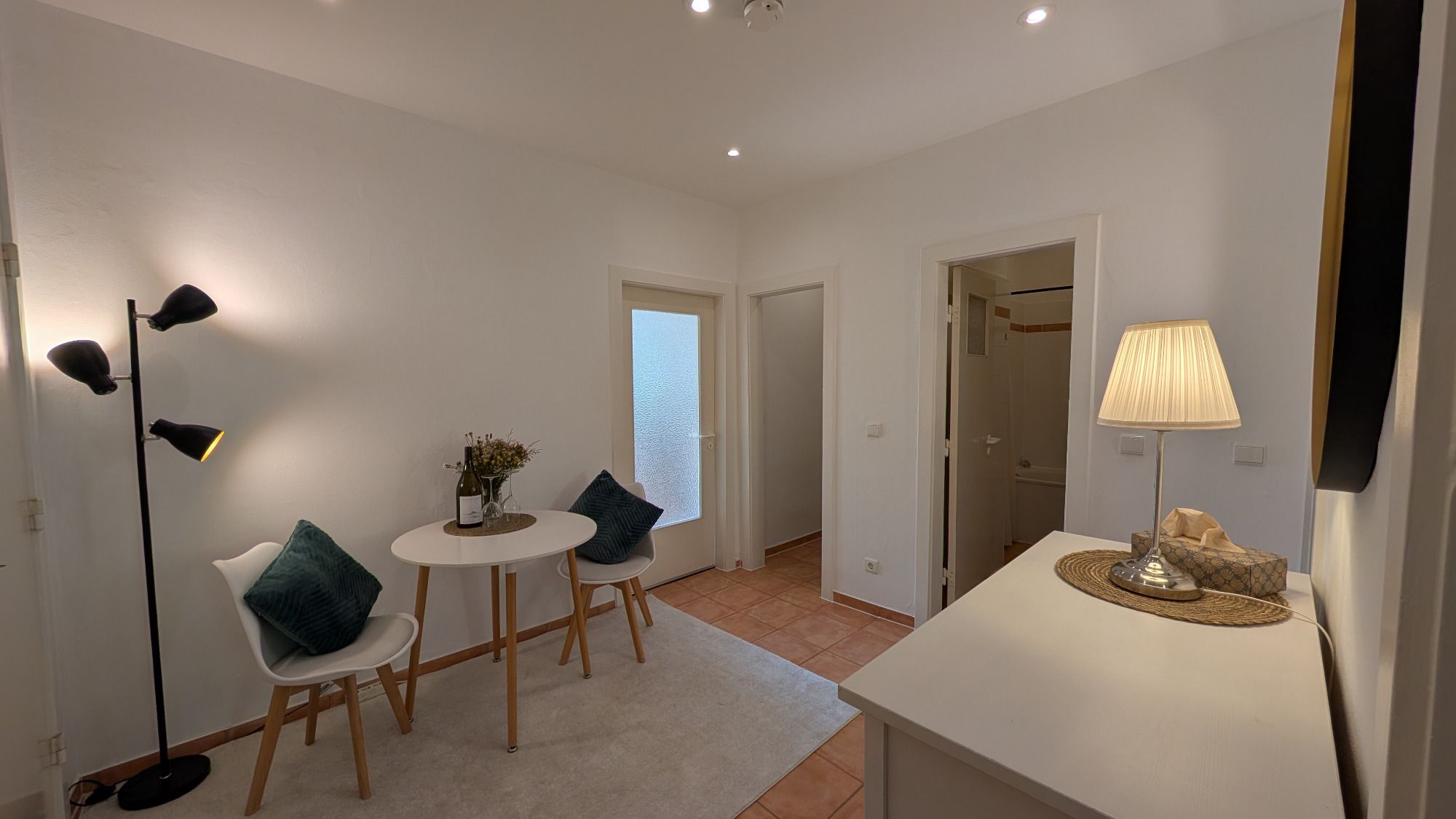 Weiterer Einblick in das möblierte Zimmer in Hamburg