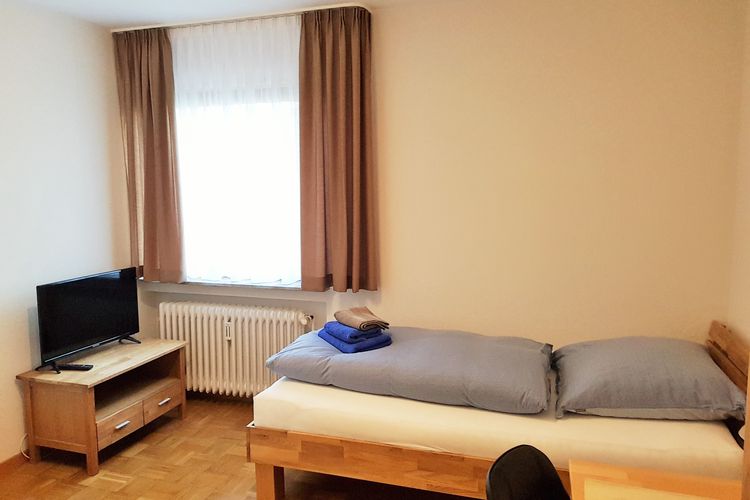 Möbliertes Zimmer im Angebot in Filderstadt-Bernhausen