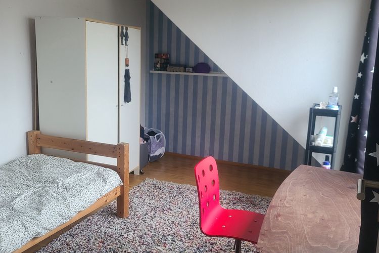 Möbliertes WG-Zimmer in Köln-Bickendorf für den Start auf Zeit
