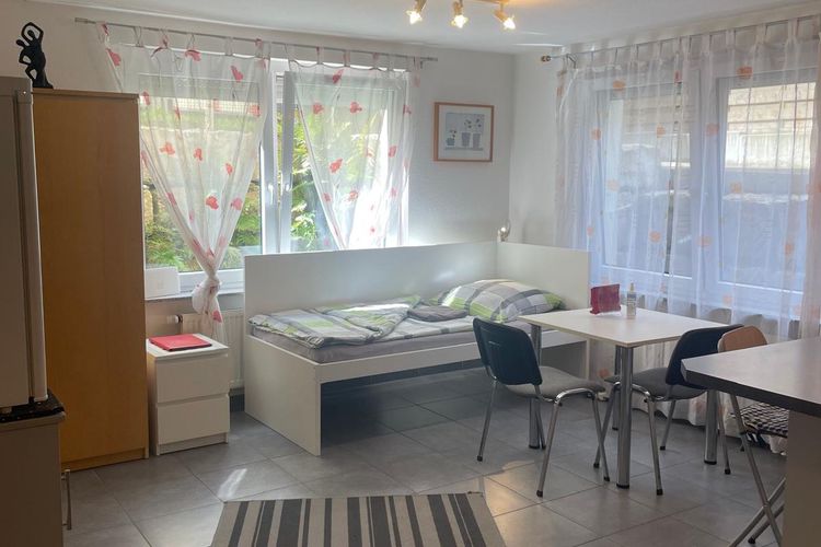 Küche der möblierten Wohnung